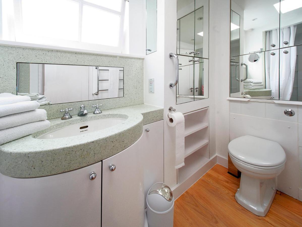 Serene Townhouse With Parking Hébergement de vacances *